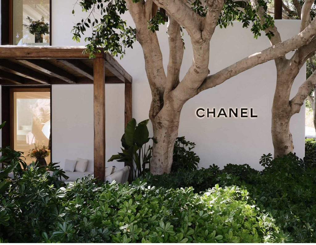 Imagen del exterior de la pop-up de Chanel 